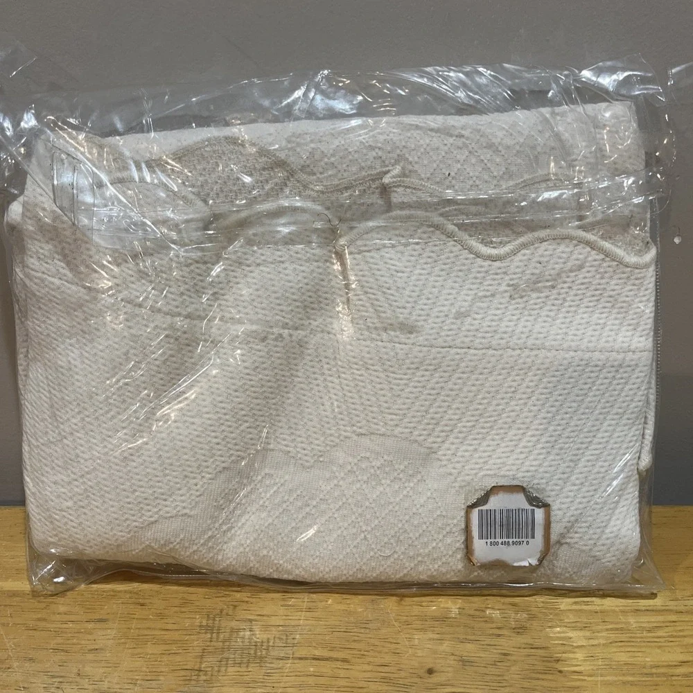 Veranda Galleries Tulipa King Pillow‎ Sham Cream Embossed Embroidered Scalloped
